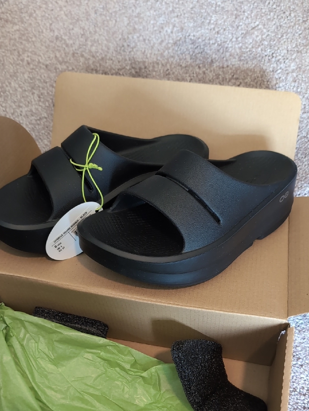 Oofos Ooah Omega Slides Sz 6